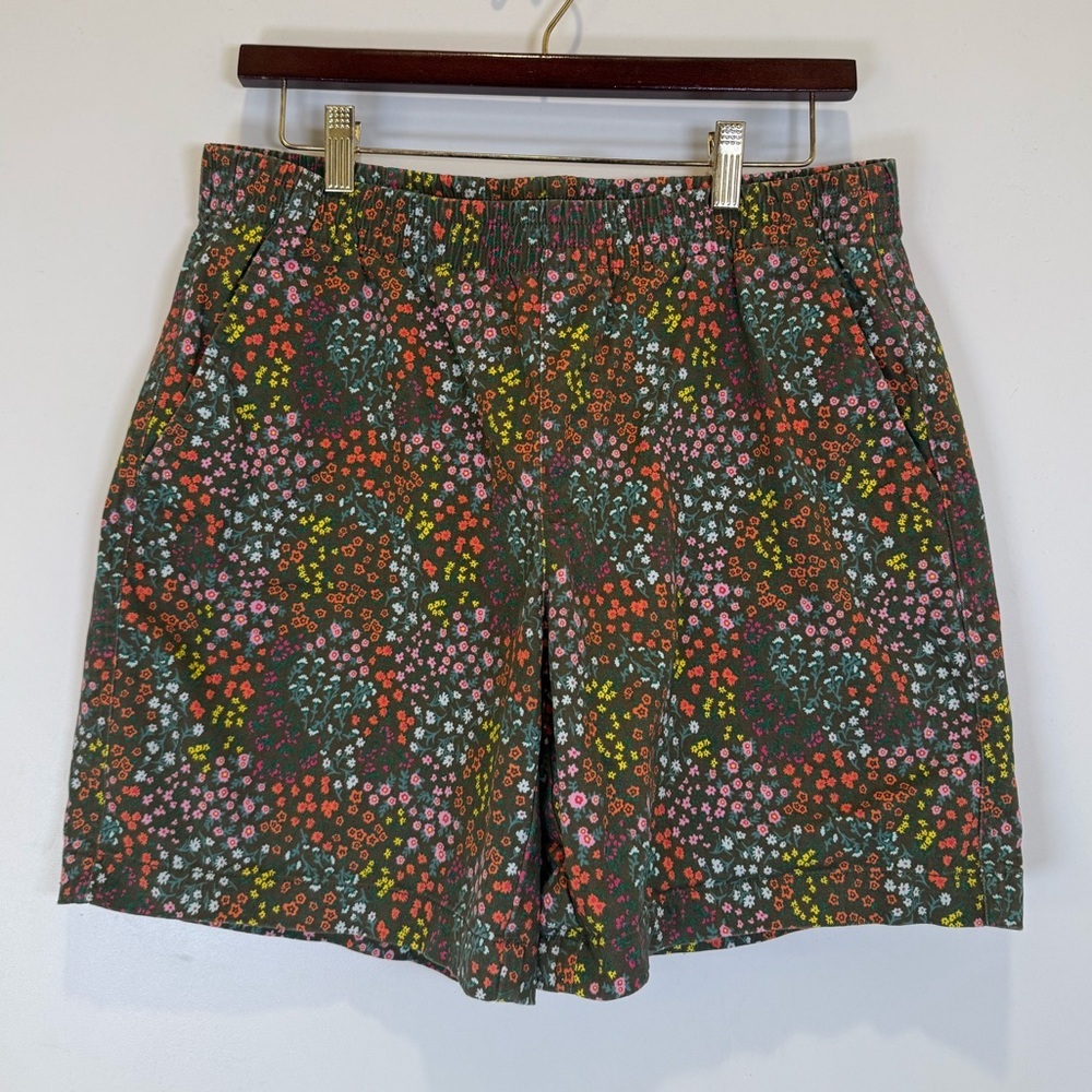 Lands End Olive Green with Floral Print Women's Shorts Sz 12P Pockets Pull On